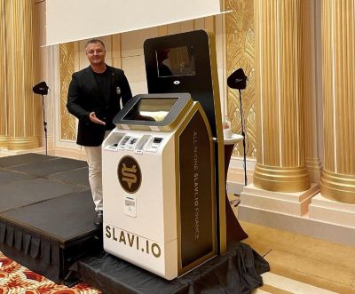 slaviallinone - Slavi präsentiert ersten Prototypen eines innovativen Krypto-Geldautomaten