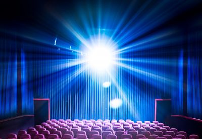 pressebildlcfergregoryshutterstock com - Nachhaltigkeit im Kino: Fachgerechte Entsorgung von Kinoprojektionslampen